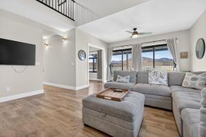 Mountain View • Fire Pit + Hammock • Loft & Office