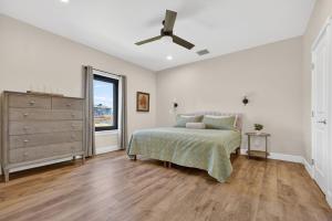 Mountain View • Fire Pit + Hammock • Loft & Office