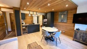 Résidence Fermes Emiguy - Appartement 4 personnes avec piscine MAE-4191