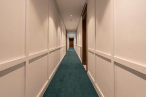 1BR Private Terrace Parking Gym