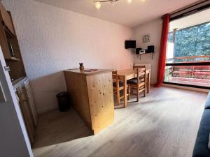 Résidence La Piscine - Résidence proche du centre de Villard de Lans, à proximité du parc de luge de la Colline des Bains MAE-5693