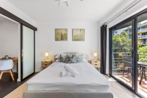 CBD Edge 1BR on Mounts Bay Road