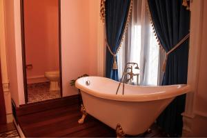 La Casa Rosa Imperial