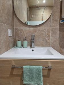 Studio refait à neuf, proche gare et centre-ville