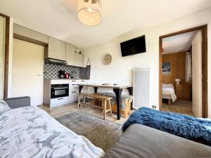 Résidence Le Chambet - Appartement en rez-de-jardin proche du centre MAE-7803