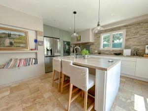 Modern Provençal Villa At The Forests Edge