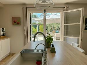 Modern Provençal Villa At The Forests Edge