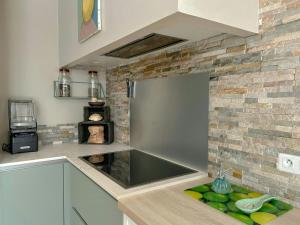 Modern Provençal Villa At The Forests Edge