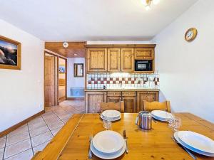 Résidence Hameau Des Airelles - Appartement spacieux. Pied des pistes. Piscine. Balcon Nord Est MAE-4693