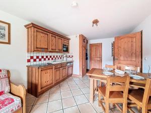 Résidence Hameau Des Airelles - Appartement spacieux. Balcon.Piscine. Proche des pistes MAE-4703