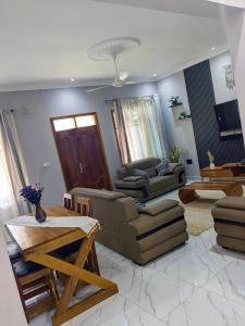 HalmaHome Two Bedroom Apartment