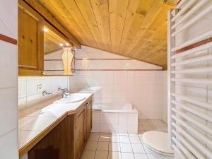 Résidence Hameau Des Airelles - Appartement mansardé. Proche des pistes. Balcon. Piscine MAE-2583