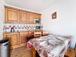 Résidence Hameau Des Airelles - Appartement spacieux. Proche des pistes. Terrasse MAE-7903