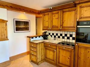 Résidence Fermes De Meribel Bat A - Appartement 3 pièces 4 personnes à Méribel Village aux pieds des pistes et accès à la piscine chauffée MAE-3043