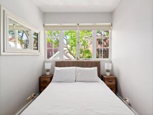 Bright Home Steps from Double Bay Beach