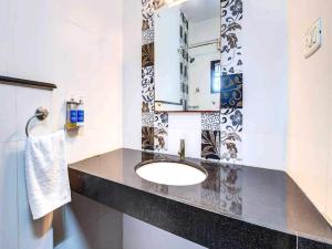 Hotel O Kaligambal illam