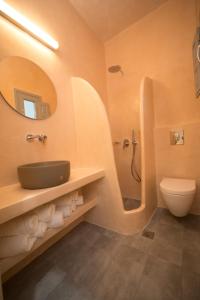 Markakis Studios Fira Town