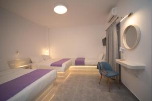 Markakis Studios Fira Town