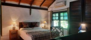 Duplex com estilo, ideal para famílias a 130 metros da areia