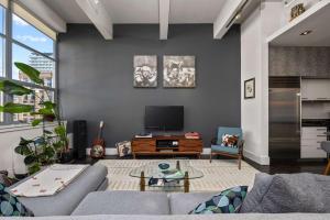 Berry Loft IV by Rove Loft w Shared Gym Rooftop