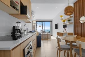Modern Ocean View Apartment Private Balcon