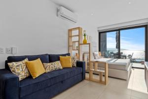 Modern Ocean View Apartment Private Balcon