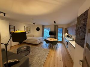 Golden Ridge Apartments