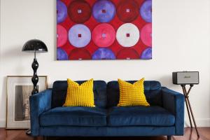 Opera House Retreat - Gallery Inspired Private Residence