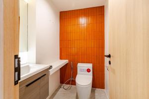 曼谷市中心素坤逸现代北欧风5卧独栋别墅