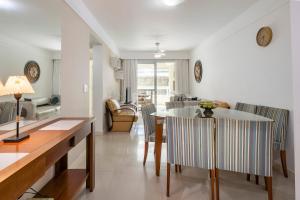 Garden Ville · Confortável apartamento na Praia de Bombas com ótima localização