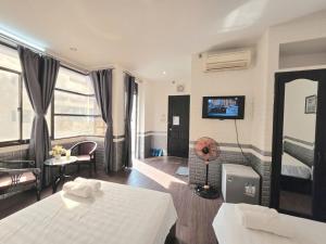 Four Seasons Hotel & Spa