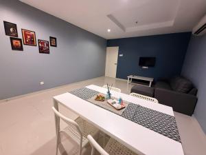 IRONMAN HomeStay