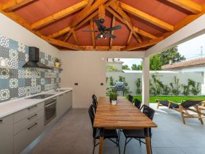 Stylish Umag Villa Just 200 m from the Sea