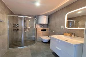 Comfortable holiday homes, right by the beach