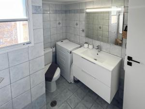 Destino Sunlit Haven - Penthouse & Big Terrace - Near Metro - Fast Fiber WiFi