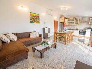 Holiday home 200 m to the beach