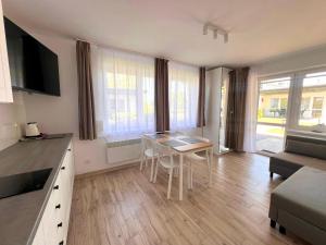 Holiday cottages right on the beach, Siano ty