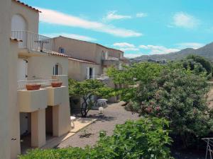 Chic Romantic Getaway in LIle Rousse