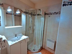 Chic Romantic Getaway in LIle Rousse