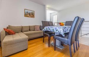 Amazing Apartment In Premantura