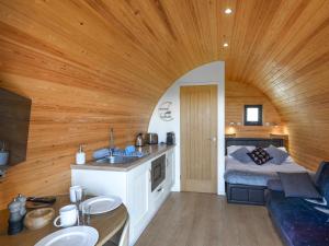 Luna Holiday Pod - Uk48590