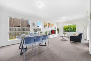 Peaceful Schofields 5BR Near Station Garage