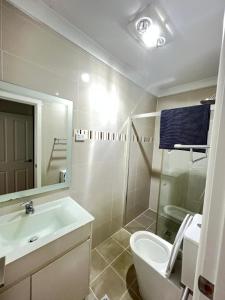 Comfortable Queen Room in Peaceful Home with Air Conditioning - BP1