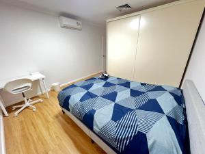 Comfortable Queen Room in Peaceful Home with Air Conditioning - BP1