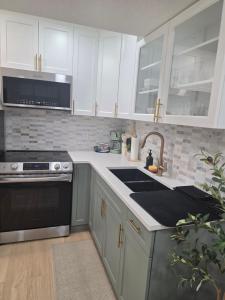 Amaville- The Cozy Cave - Minutes to WEM & YEG