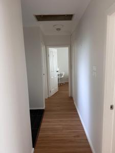 Queen Room with Private Bathroom and Walk in Wardrobe - BP2