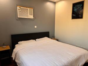 إقامة يومية بتجربة استثنائية راحة وفخامة في حي السلامة شارع صاري