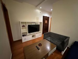 إقامة يومية بتجربة استثنائية راحة وفخامة في حي السلامة شارع صاري