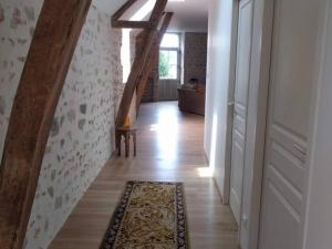 Maison médiévale 15ème siècle dans village historique dHérisson - FR-1-489-29