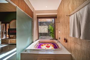 Azula Cozy Royal 2 BR Private Pool Villa With Jacuzzi ZN432